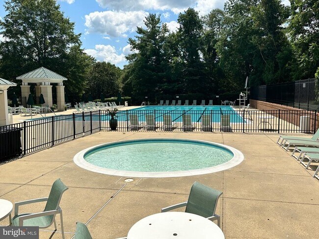 Building Photo - 1705 Palmetto Dr