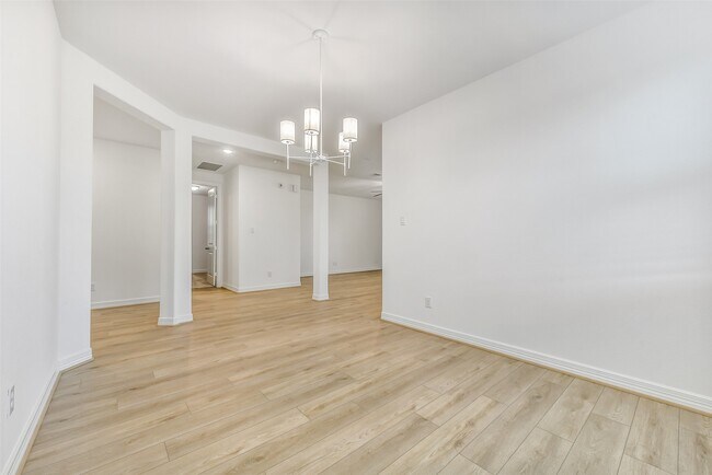 Building Photo - 4116 Silver Fls