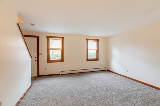 Livingroom - 37 Hollis St