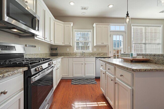 Building Photo - 3803 Waters Edge Trail