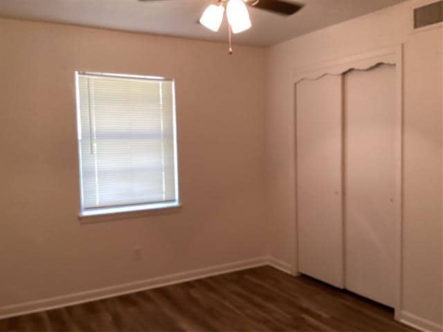 Building Photo - 2020 Robinwood Dr