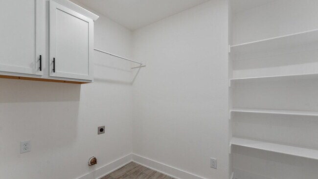 Building Photo - "Stylish 3-Bedroom Farmington Home with Gr...