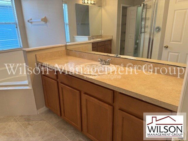 Building Photo - 1232 Willow Branch Dr