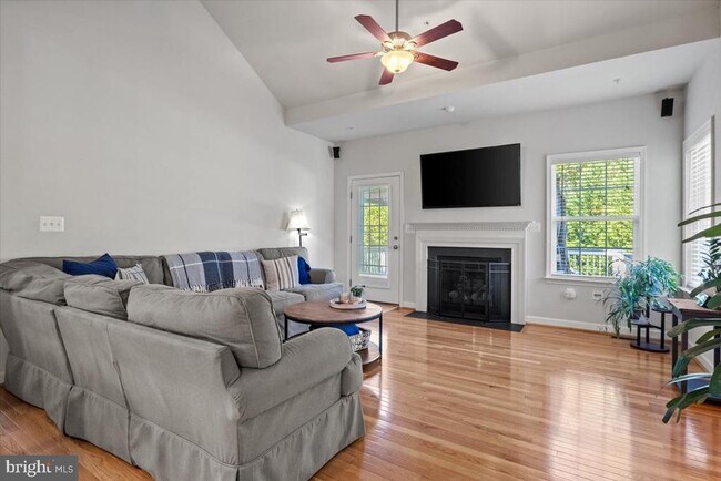 Building Photo - 20970 Branchwood Ct