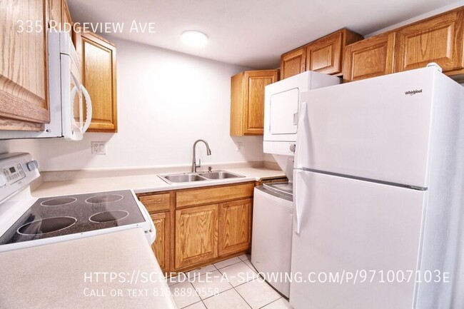 Building Photo - 335 Ridgeview Ave