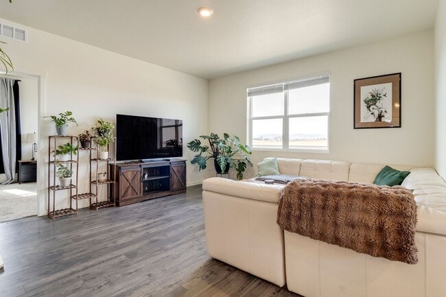 Building Photo - Modern 4-Bedroom Ranch Home with Mountain Views and 3-Car Garage