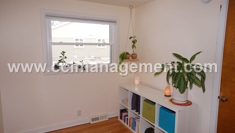 Building Photo - 501 W Dean Ave