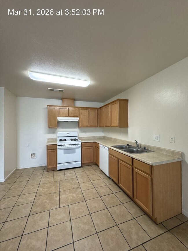 Building Photo - 4048