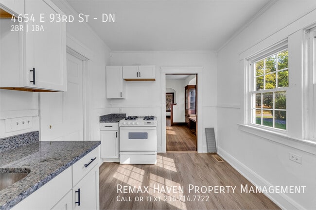 Building Photo - 4654 E 93rd St