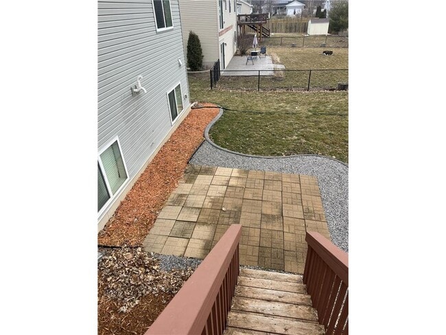 Building Photo - 614 Dillon Ave N