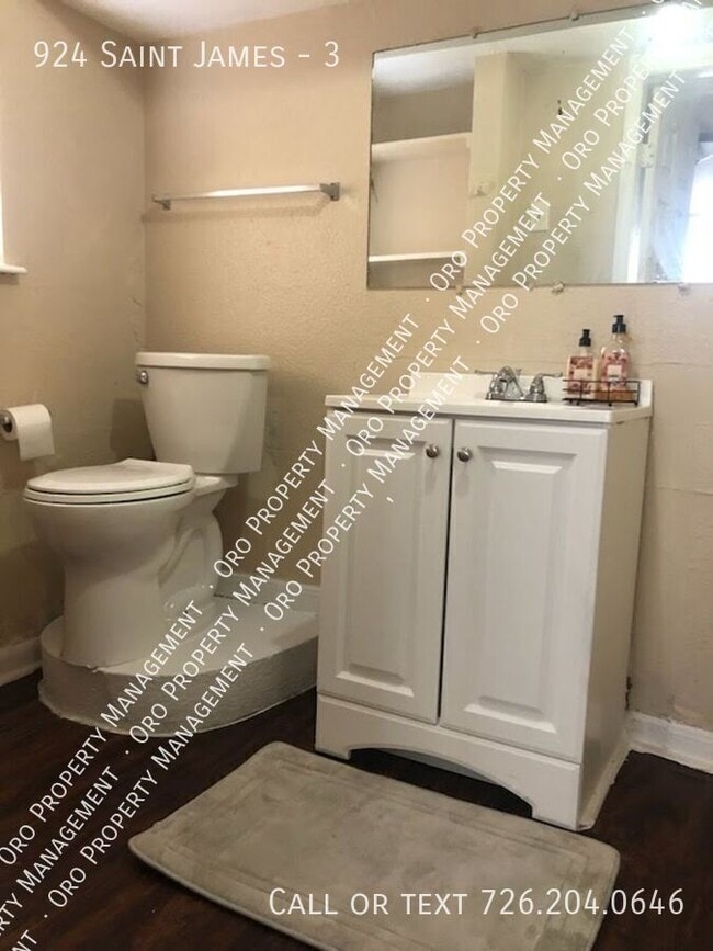 Building Photo - Cozy Amazing Home