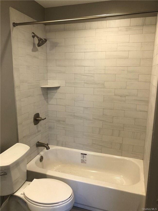 Building Photo - 195 Main St