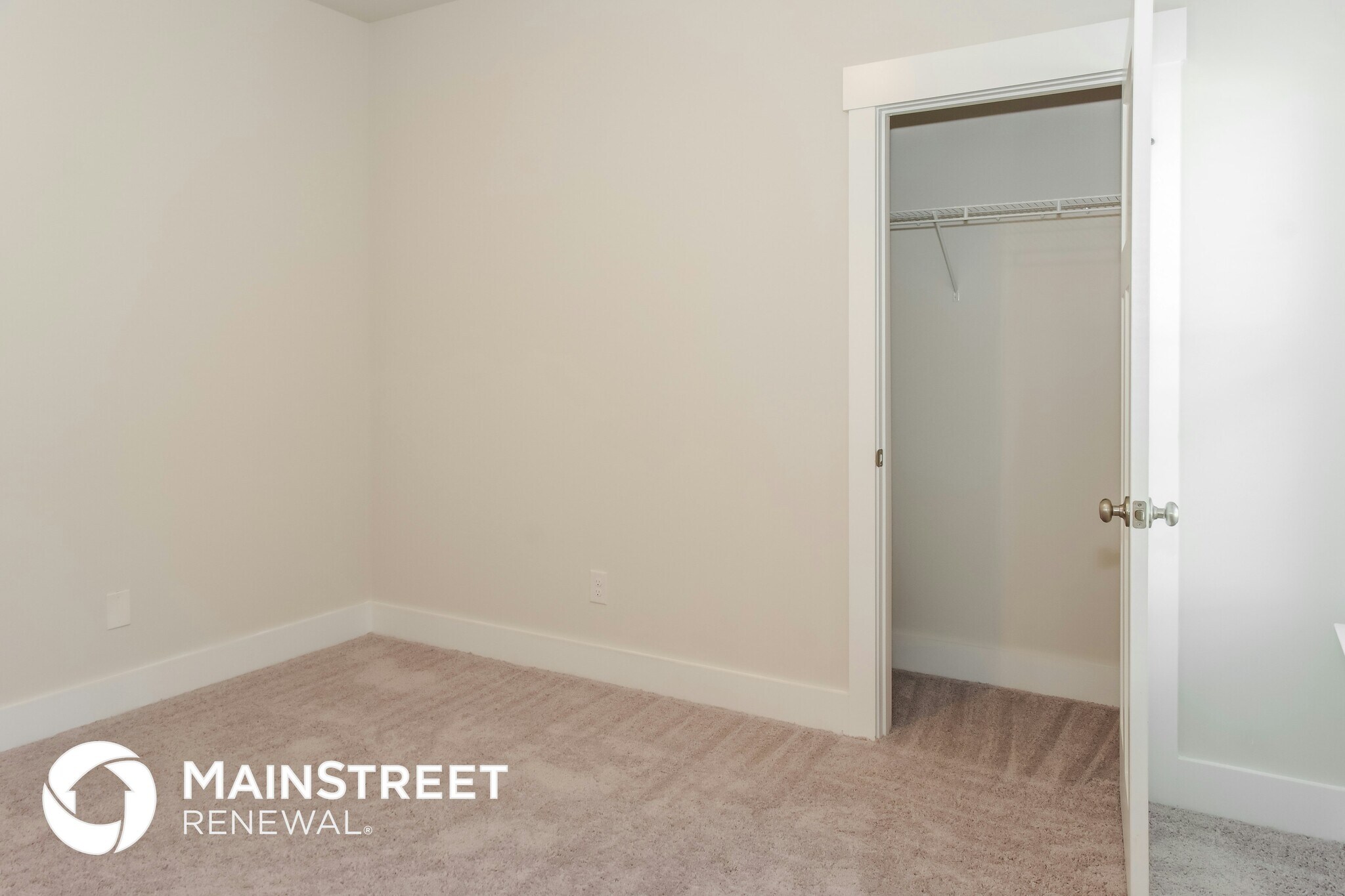 Building Photo - 14705 Greenleaf Dr