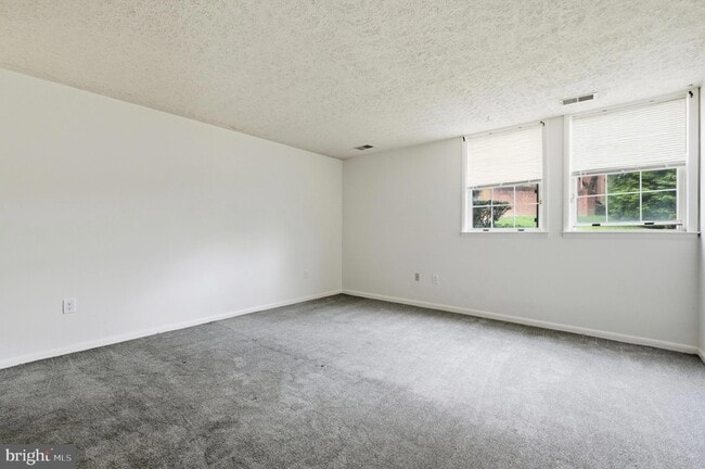 Building Photo - 2211 Woodbox Lane Unit A