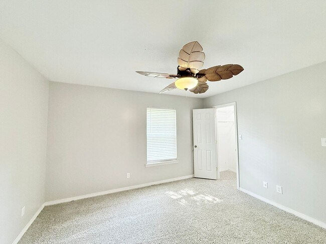 Building Photo - 5136 Hamilton Ln