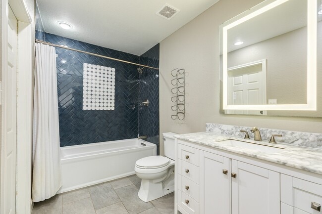 Building Photo - 1614 Avenue F