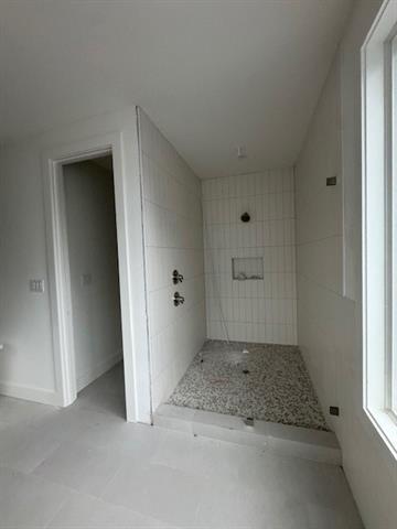 Building Photo - 5115 Vanderbilt Ave