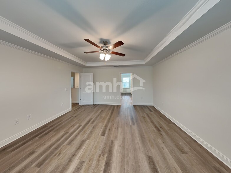 Building Photo - 1004 Heavenly Dr