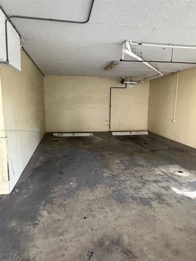 Building Photo - 427 Santander Ave