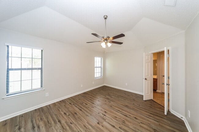 Building Photo - 5417 Riverdale Rd