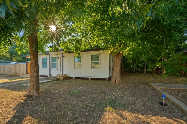 Primary Photo - 112 Linda Dr