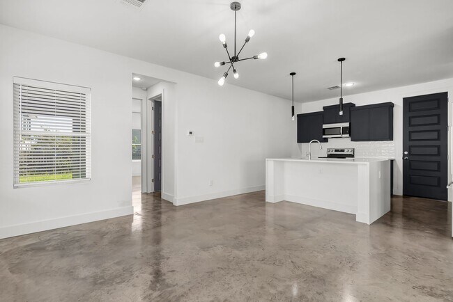 Building Photo - 3004 Alpha Wolf Ct