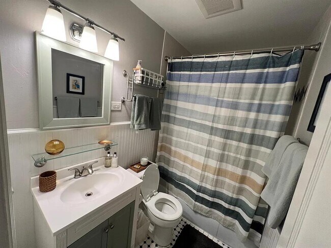 Building Photo - 1314 Arcadia Ave