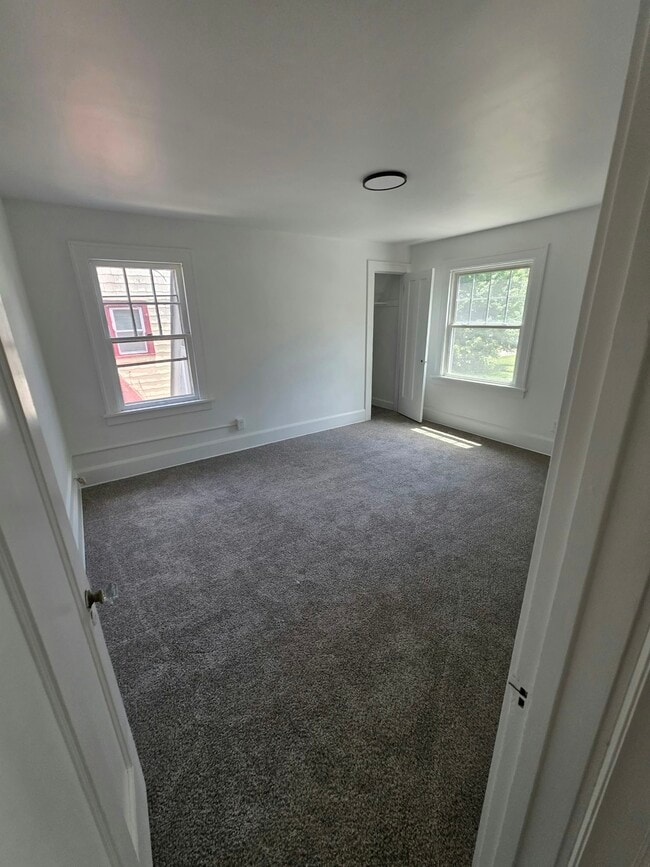 Building Photo - 3953 Elmwood Rd