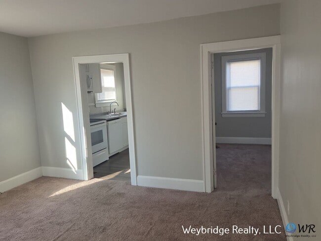 Building Photo - 2218 Drex Ave