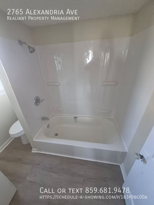 Building Photo - 2765 Alexandria Ave