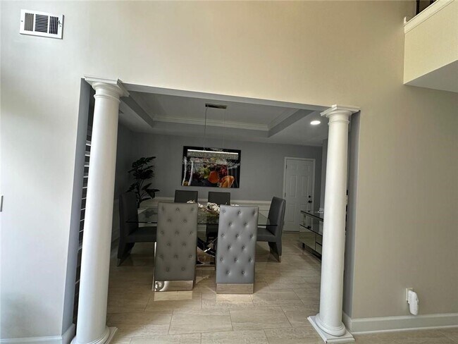 Building Photo - 2670 Turning Leaf Dr N West