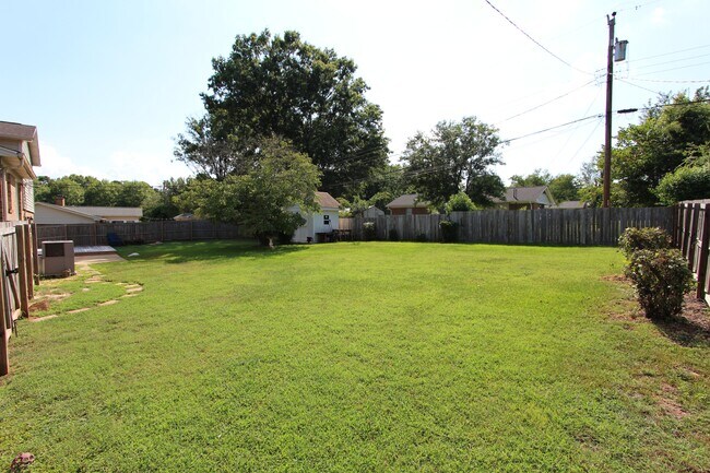 Building Photo - 1766 Colony Rd