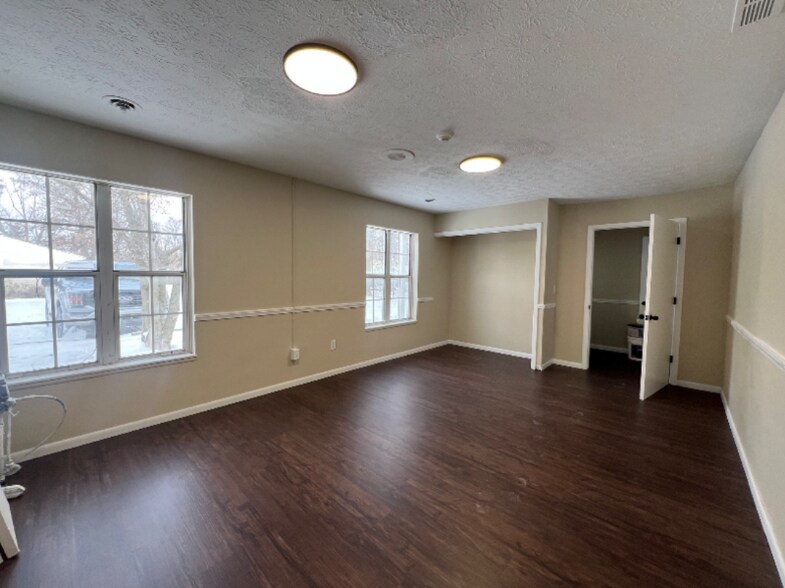 Building Photo - 508 E Broad St