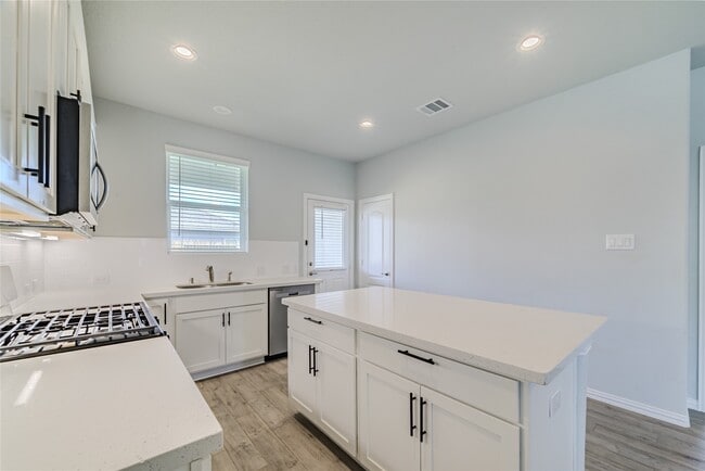 Building Photo - 10323 Birch Peak Dr