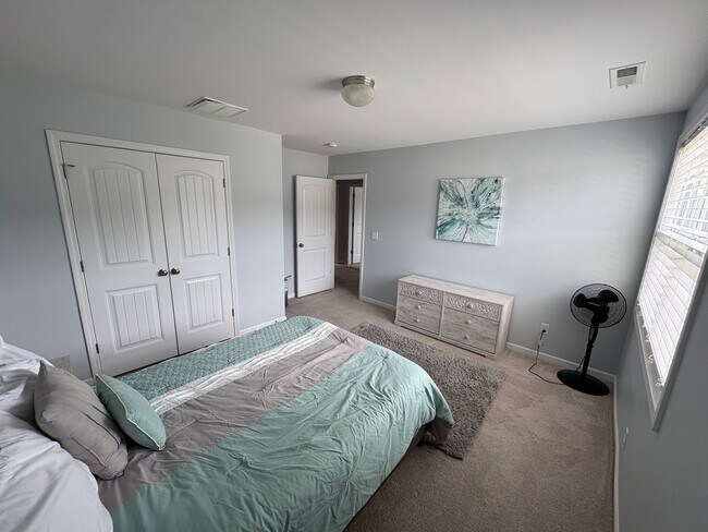 Building Photo - 3bd/2.5ba home with flexible Lease Length