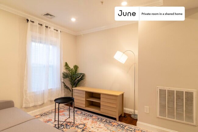 Building Photo - Room in Shared 4 bed/1.5 bath home in Somerville