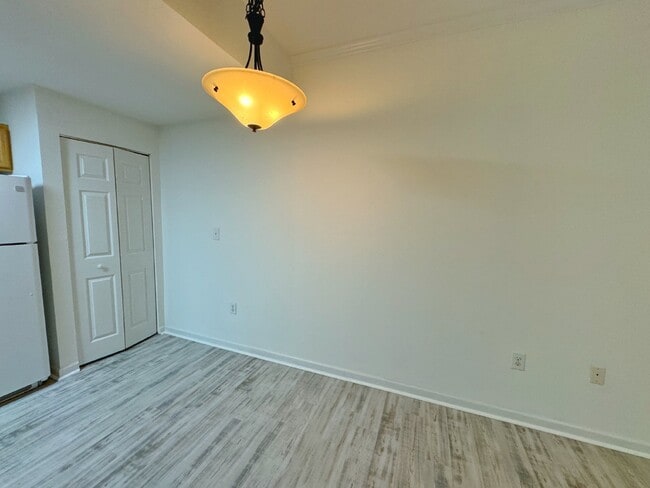 Building Photo - Villa San Marco newly renovated one-bedroom!