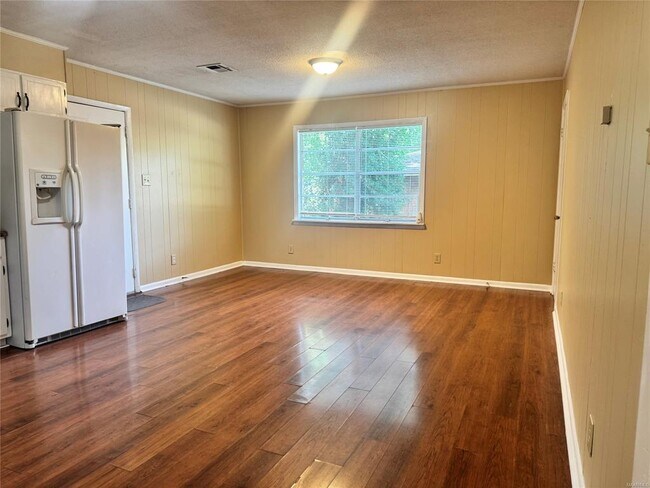 Building Photo - 429 Fieldbrook Dr