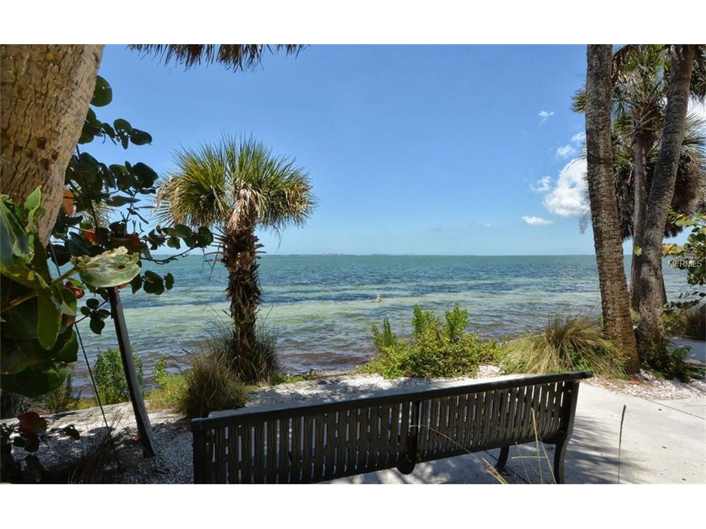 2min walk to Indian Beach with beautiful views and seating aresas - 2846 W Tamiami Cir