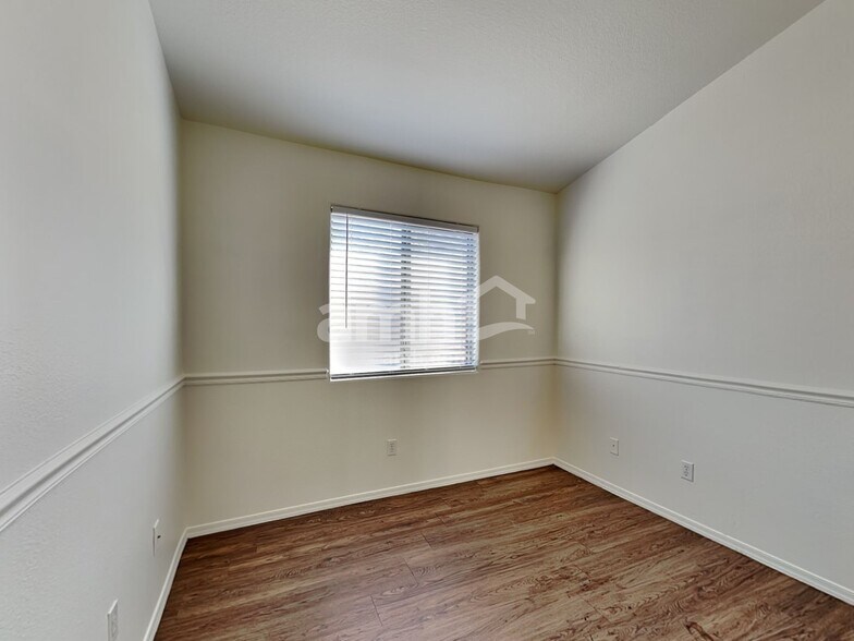 Building Photo - 2416 S 82nd Ave