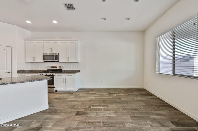 Building Photo - 19250 E Carriage Way