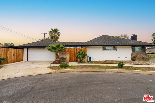 Building Photo - 8901 Rubio Ave