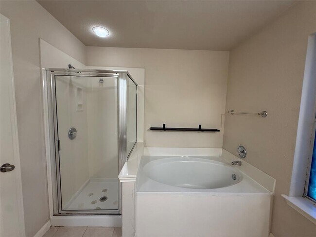 Building Photo - 645 Arrowood Pl