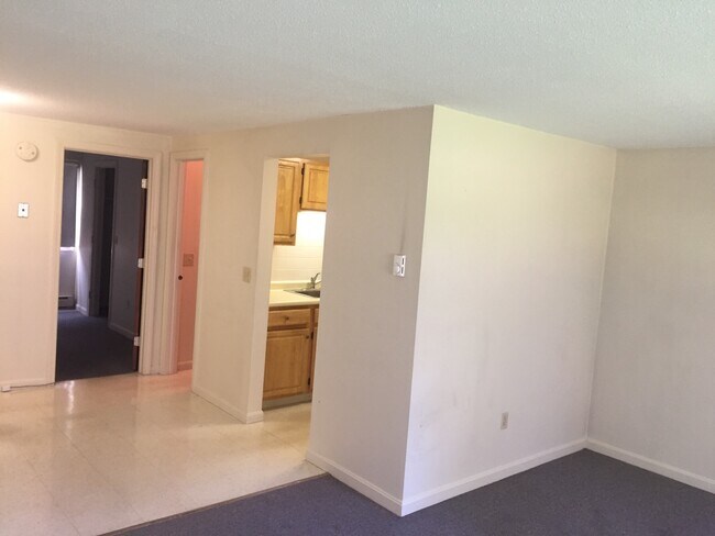 Building Photo - Jaffrey Village