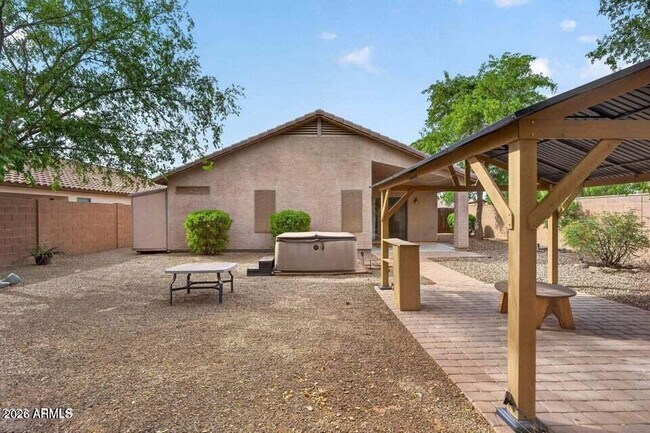 Building Photo - 42059 W Cheyenne Dr