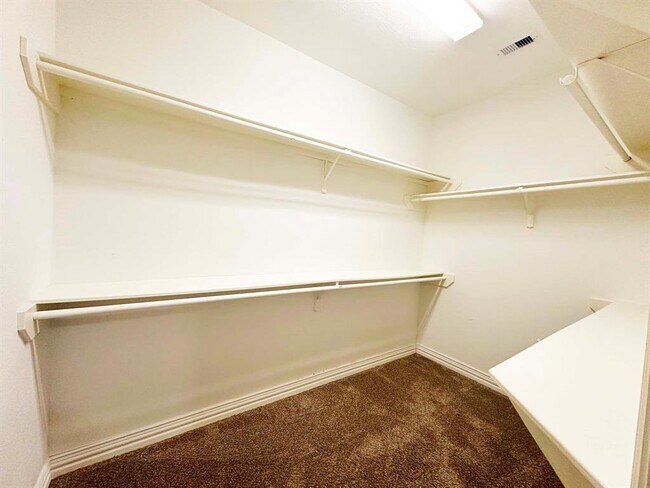 Building Photo - 7638 Bronze Trail Dr