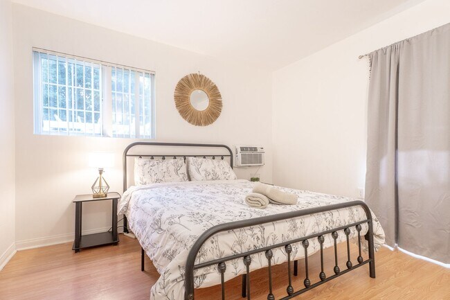 Building Photo - Cozy Zen Retreat Home with 4BD+3BA  Share ...