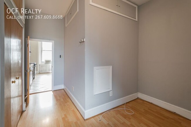 Building Photo - One Bedroom Apartment on Spring Garden Street