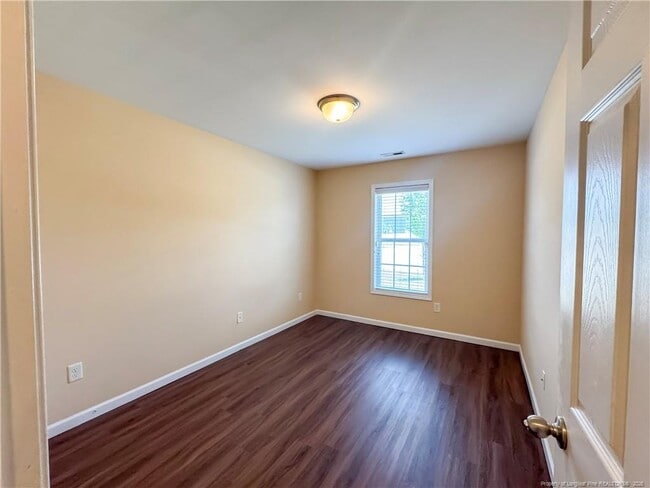 Building Photo - 865 Fairfield Cir