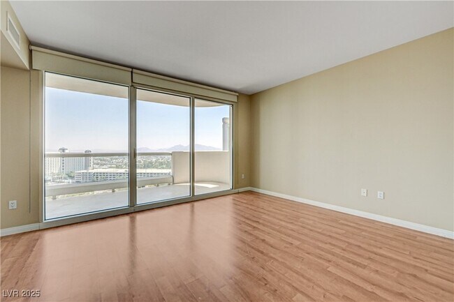 Building Photo - 2857 Paradise Rd